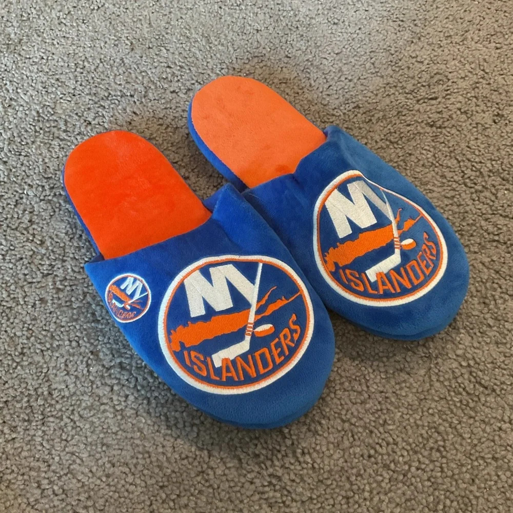 New York Islanders Hockey Vintage Men’s Blue Logo Slippers Car Shoes Lounge Y2K